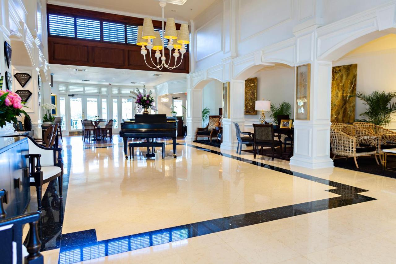 Inn At Pelican Bay Pine Ridge Exterior photo